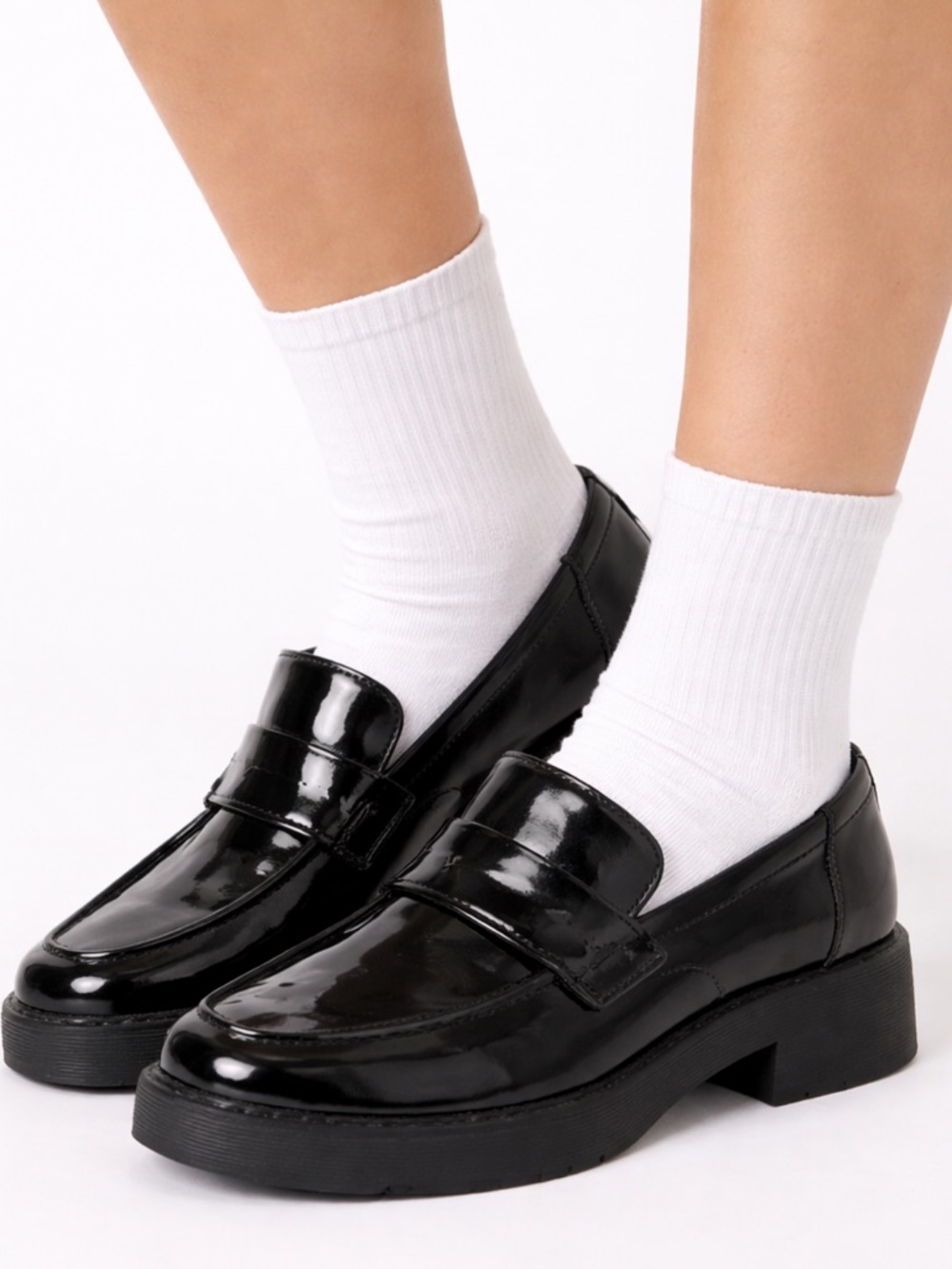 Madden Girl Ambrosse Black Black Chunky Loafer SZ 8. Glossy, 1.75 Block Heel